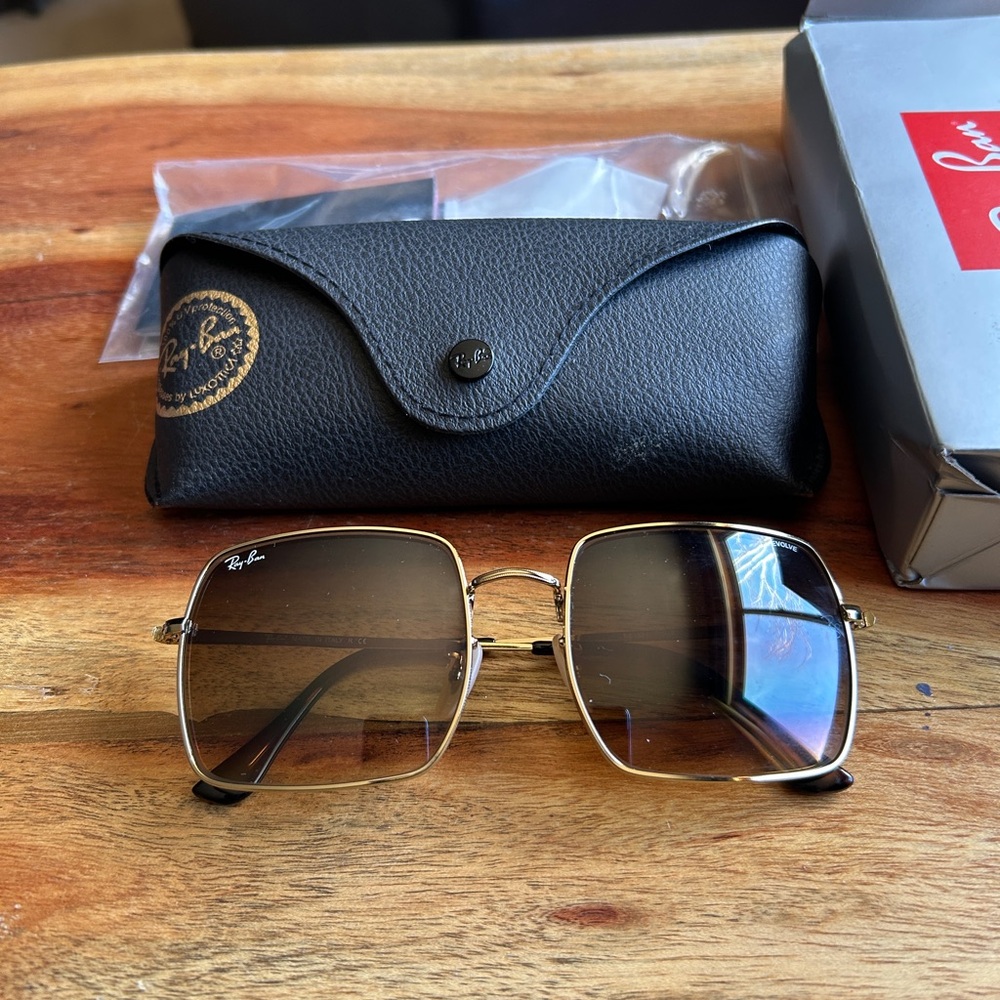 Ray Ban - SQUARE 1971 CLASSIC
Original - RB1971 ( use just feel times )